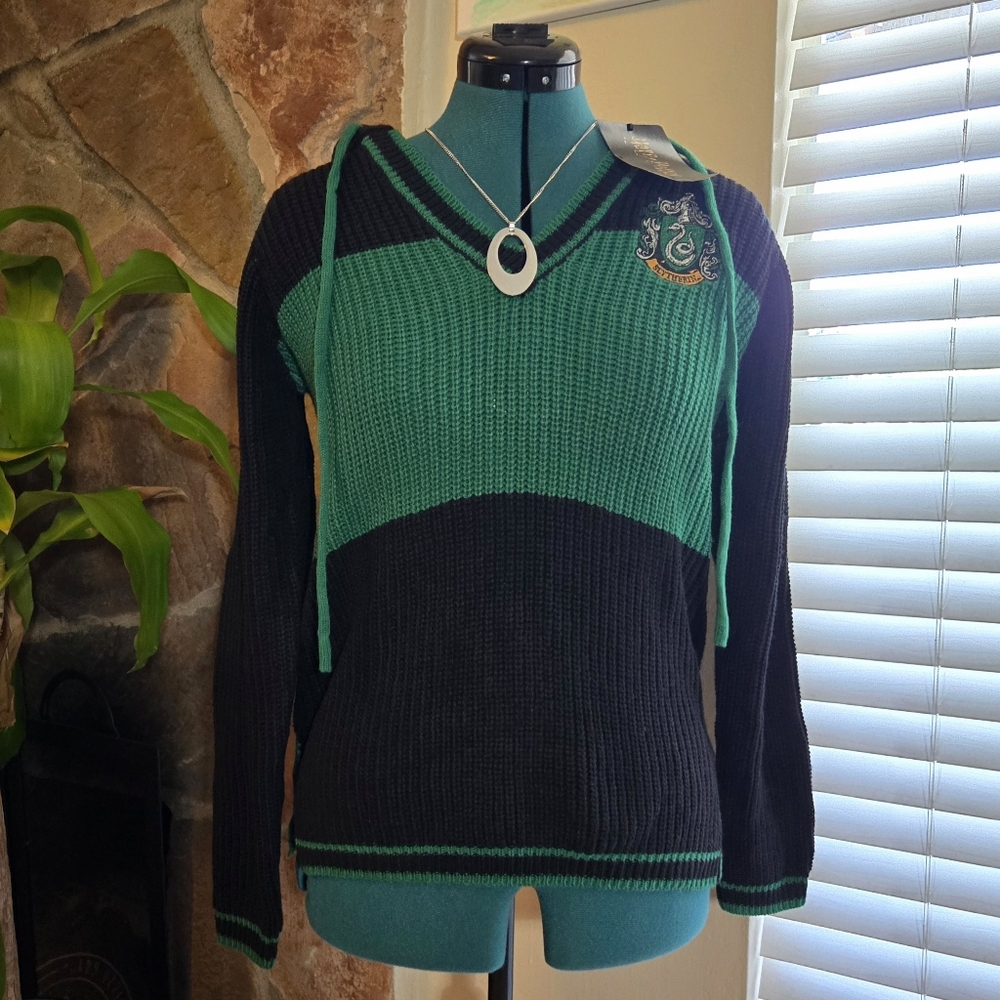 NWT Hot Topic Harry Potter Slytherin Knitted Hooded Sweater Casual Cosplay